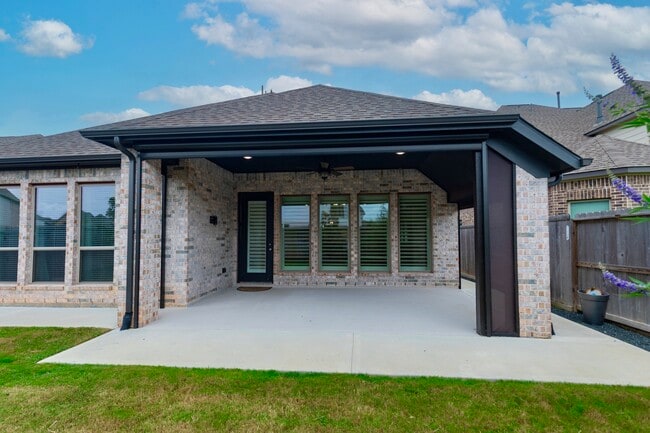 Building Photo - 30103 Aralia Dr