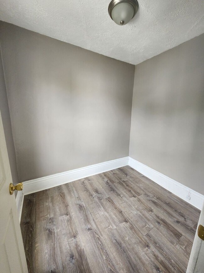 Building Photo - 326 Scio St