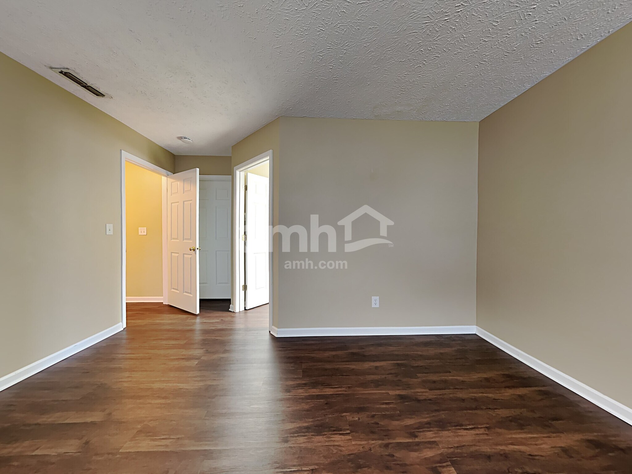 Building Photo - 581 Indian Lake Dr