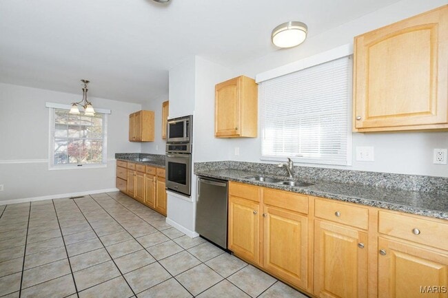 Building Photo - 1836 Rockmoor Dr