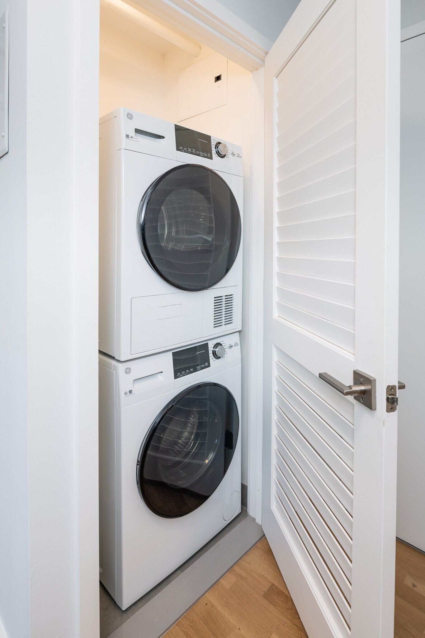 Building Photo - 1410 Columbia Rd