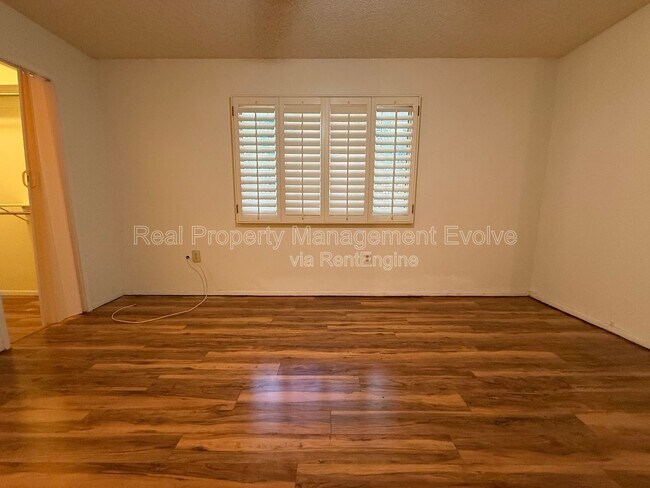 Building Photo - 17026 N 96th Ave