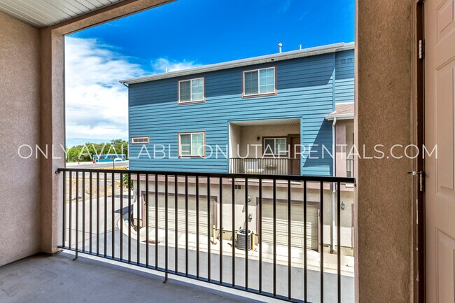 Building Photo - 21 E 8330 S
