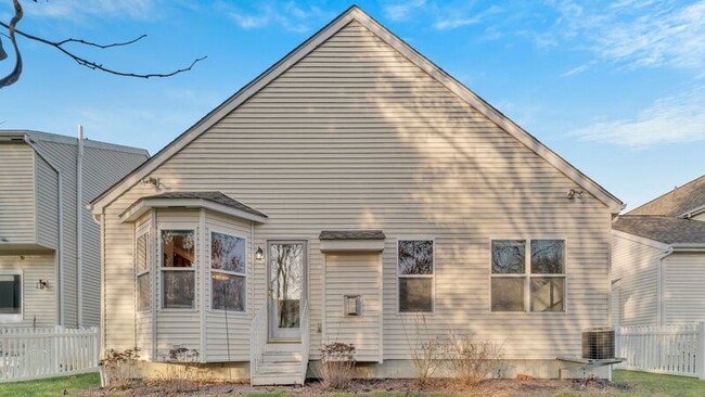 Building Photo - 7275 Winterbek Ave