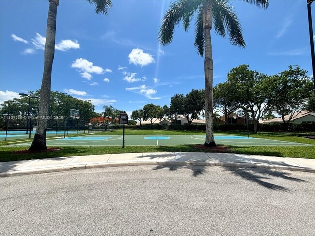 Building Photo - 8143 Bellagio Ln