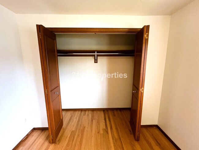 Building Photo - 2024-1102MF