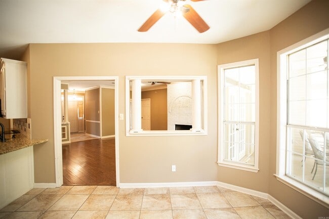 Building Photo - 808 Cartier Ln
