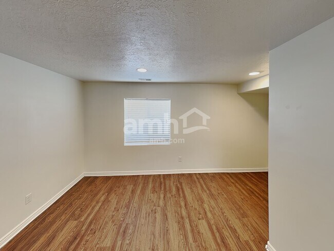 Building Photo - 8073 S Madison Nan Dr