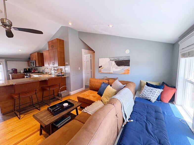 Building Photo - 247 Savin Hill Ave