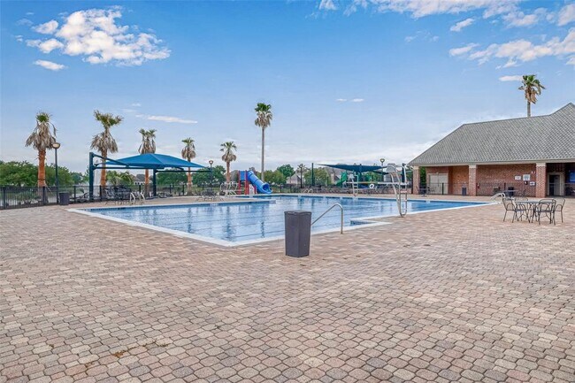 Building Photo - 14426 Summerleaf Ln