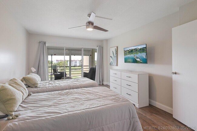 Building Photo - 3661 Via Poinciana