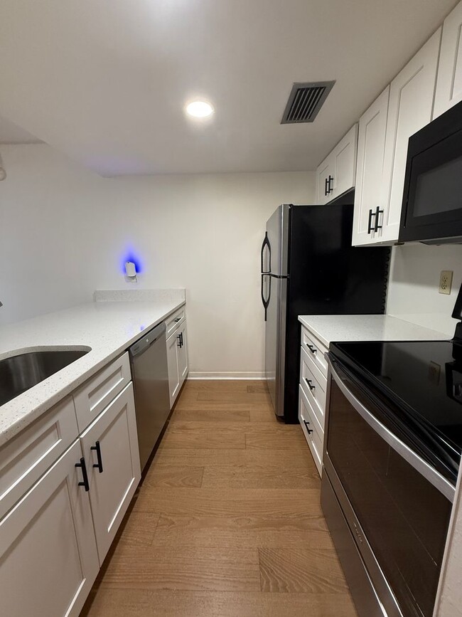 Building Photo - Great Largo 2/1 condo 55+ community