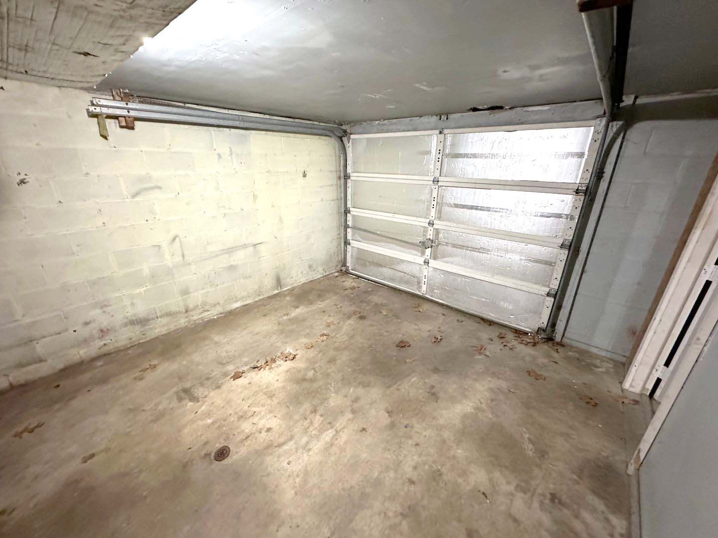 Building Photo - 3028 Meadowview Dr