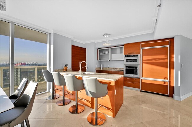 Building Photo - 1830 S Ocean Dr