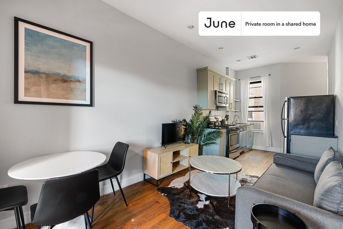 Building Photo - Room in Shared 4 bed/1 bath home