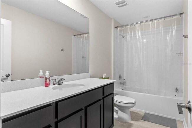 Building Photo - 740 Simone Ct