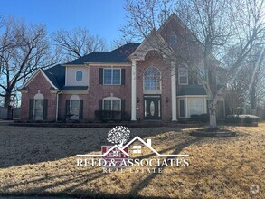 Building Photo - Just Minutes Away from Collierville High!