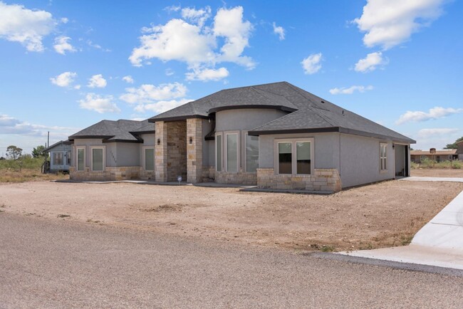 Building Photo - 12029 W Palomino Dr