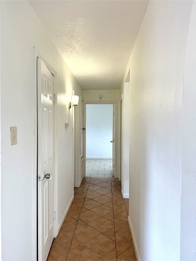 Building Photo - 9350 Guywood St