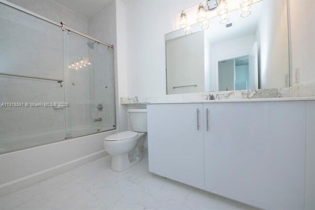 Building Photo - 234 NE 3rd St