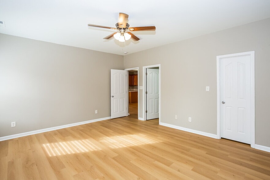 Building Photo - 506 Lindsborg Trail