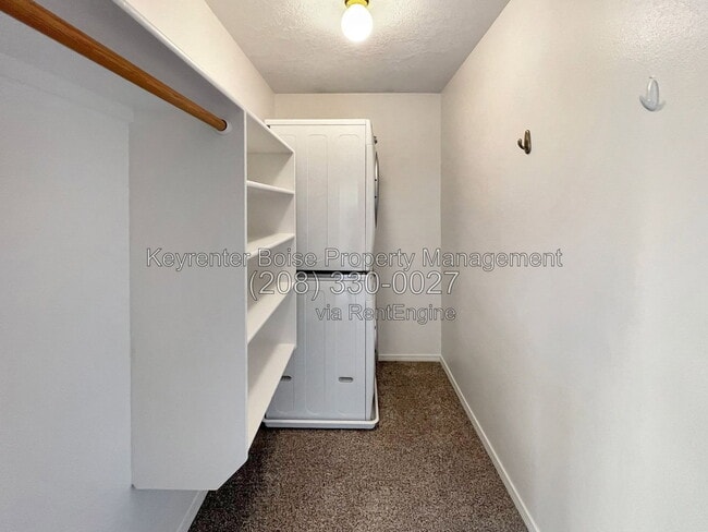 Building Photo - 5000 S Deselm Way