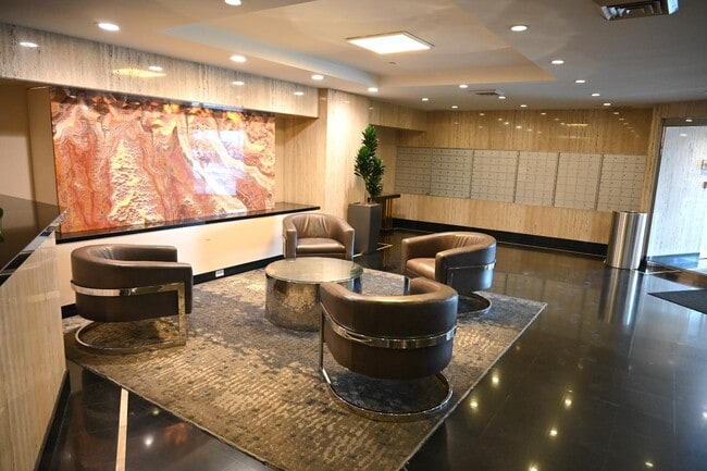 Building Photo - 44 W 300 S