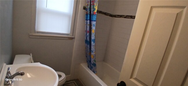 Building Photo - 38 Crossfield Rd