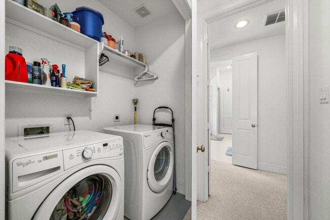 Building Photo - 816 Ennis St