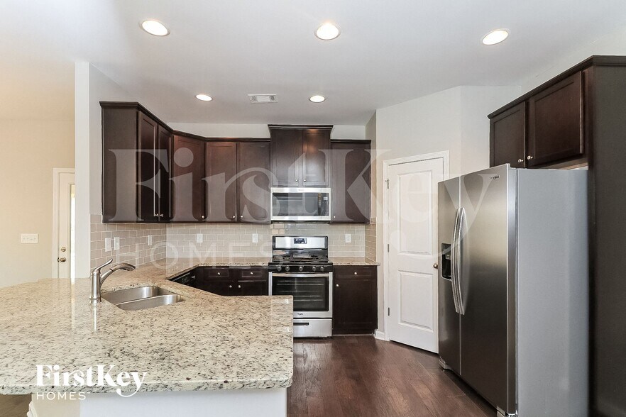 Building Photo - 4930 Whisper Creek Ct