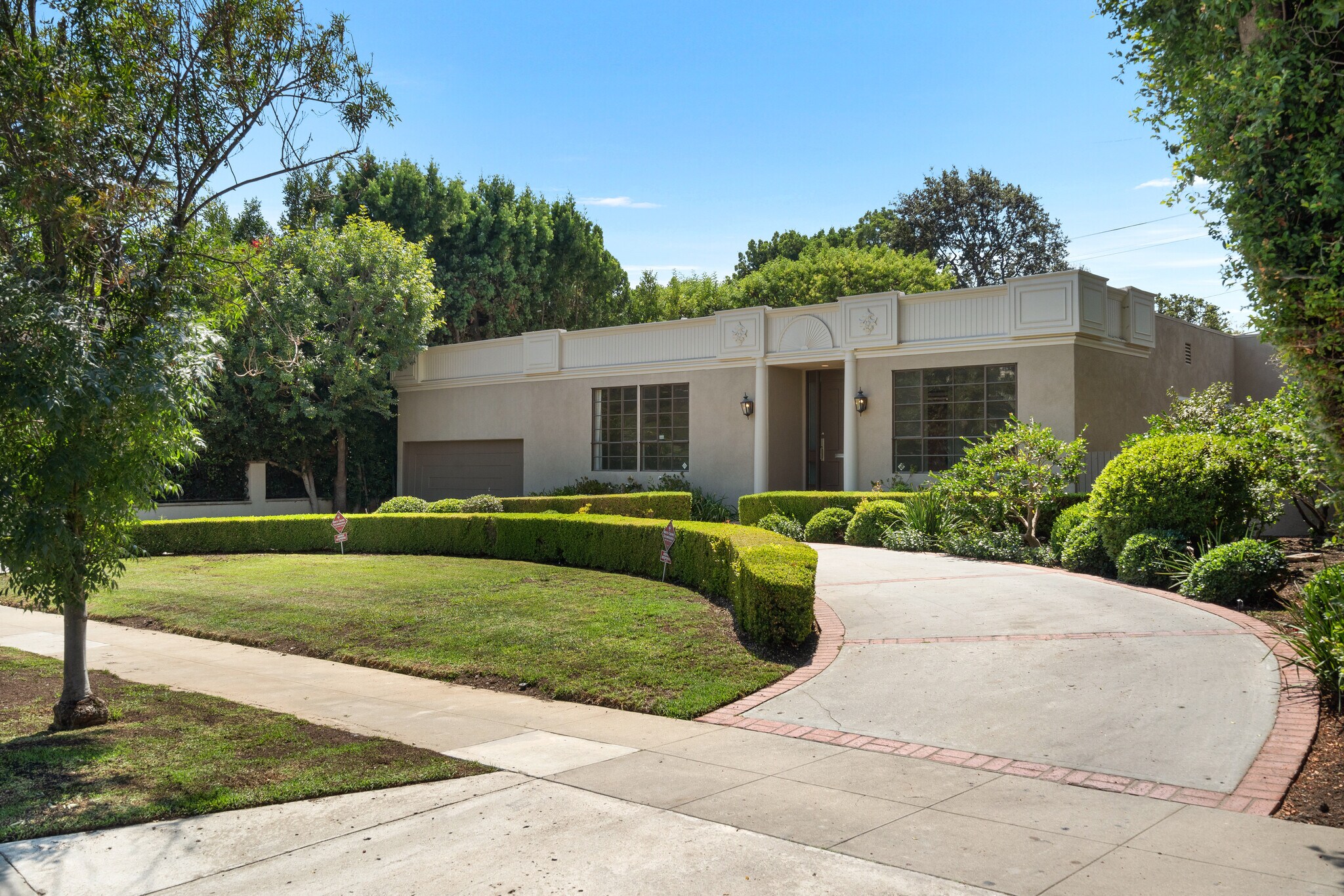 Building Photo - 519 N Rexford Dr