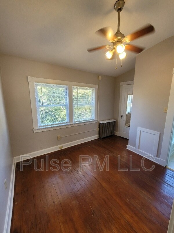 Building Photo - 634 Greenup St