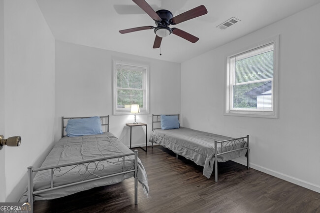 Building Photo - 2533 Godfrey Dr NW