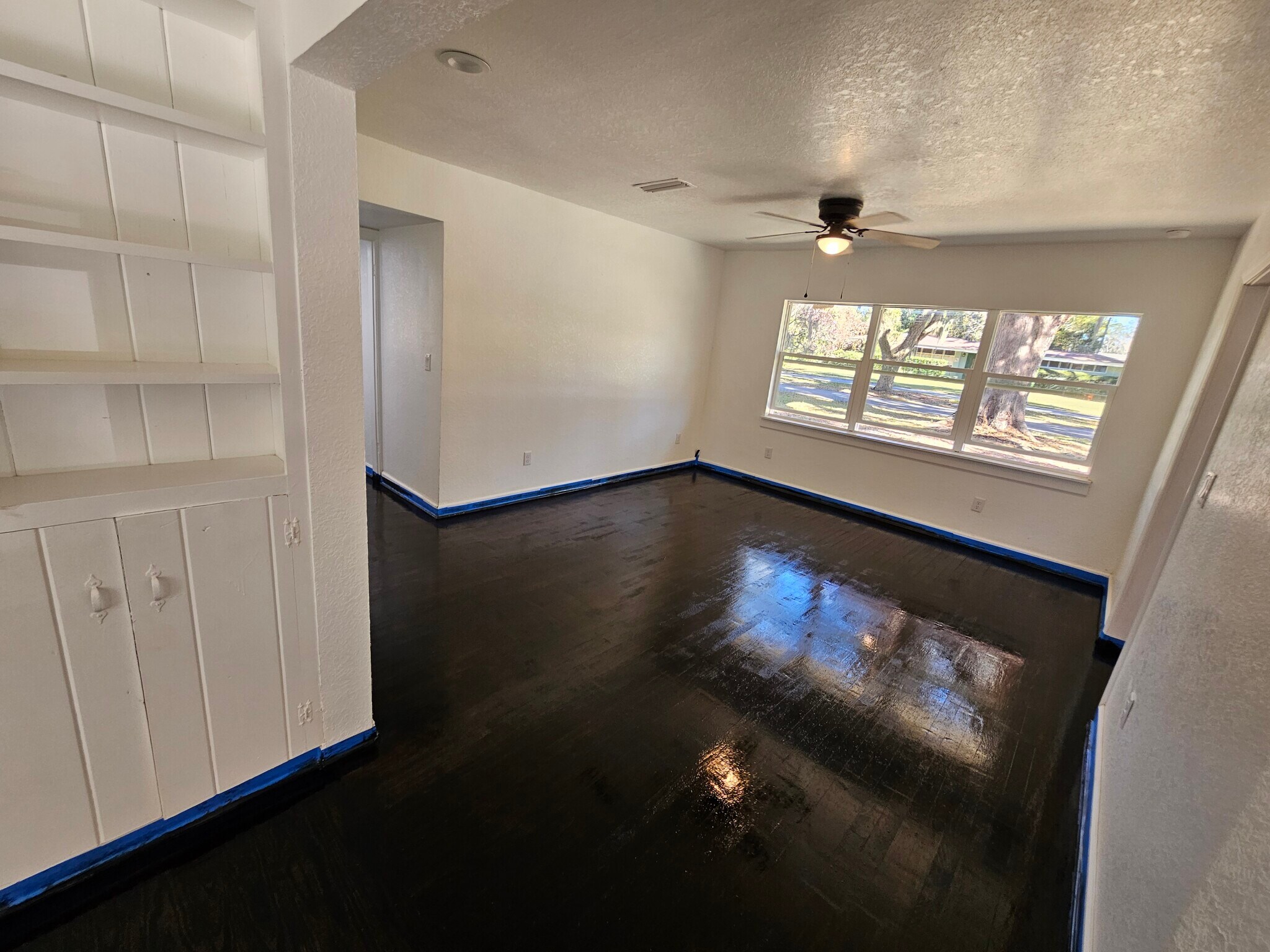 Building Photo - 322 SE 28th Ave