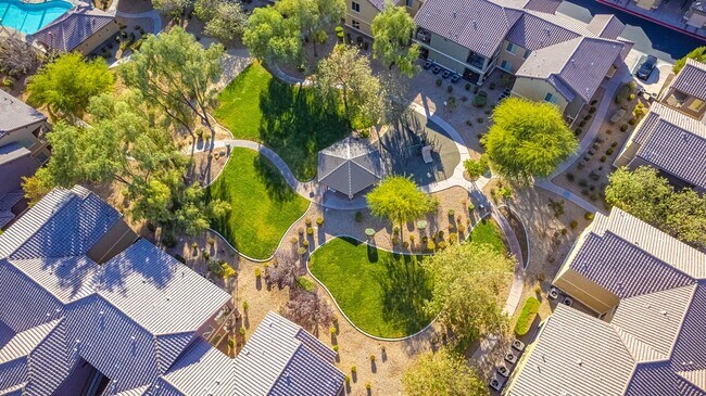 Building Photo - 6868 Sky Pointe Dr