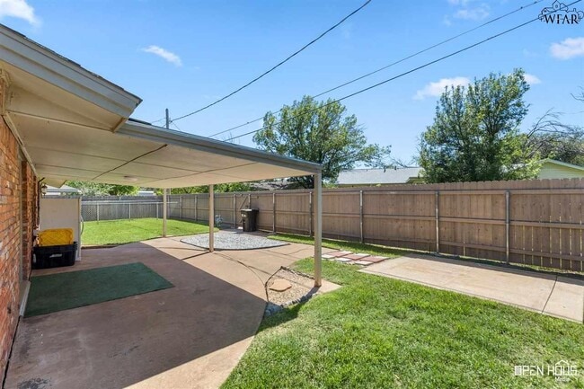 Building Photo - 4805 Big Bend Dr