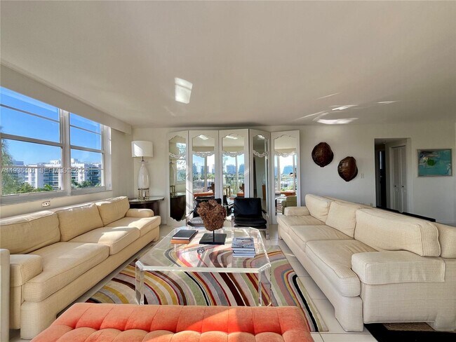 Building Photo - 9341 E Bay Harbor Dr