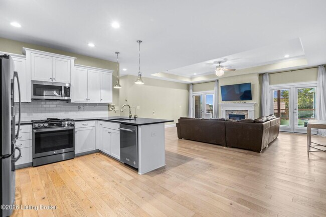 Building Photo - 825 Artisan Pkwy