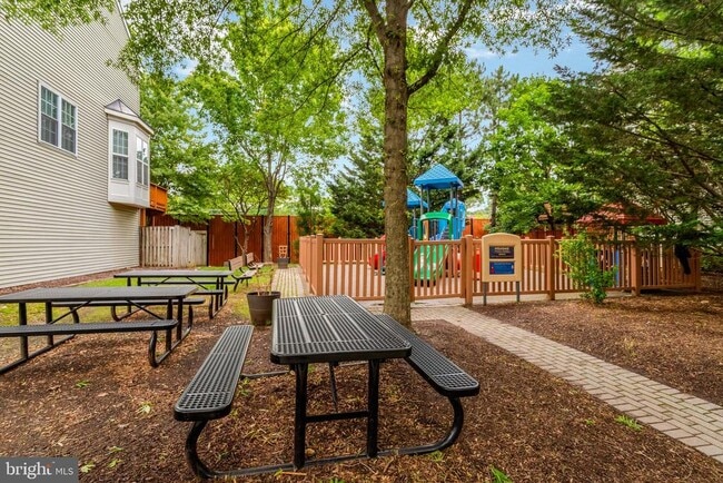 Building Photo - 3825 Watkins Mill Dr