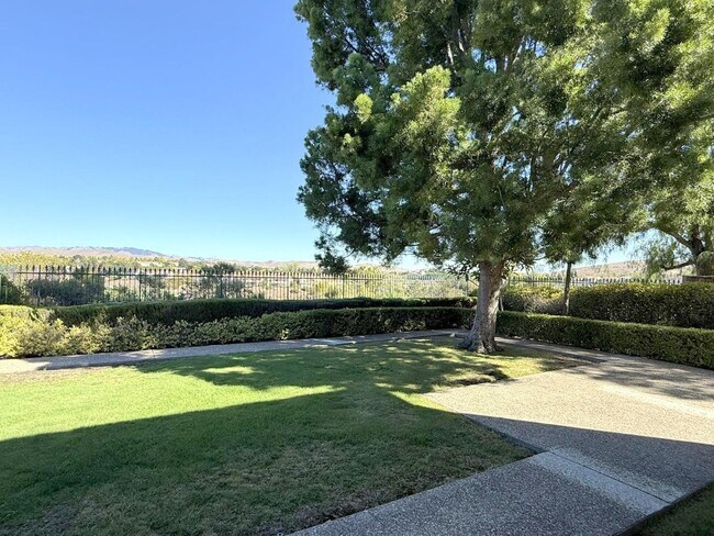 Building Photo - Former Model Home in Desirable Bridges Com...