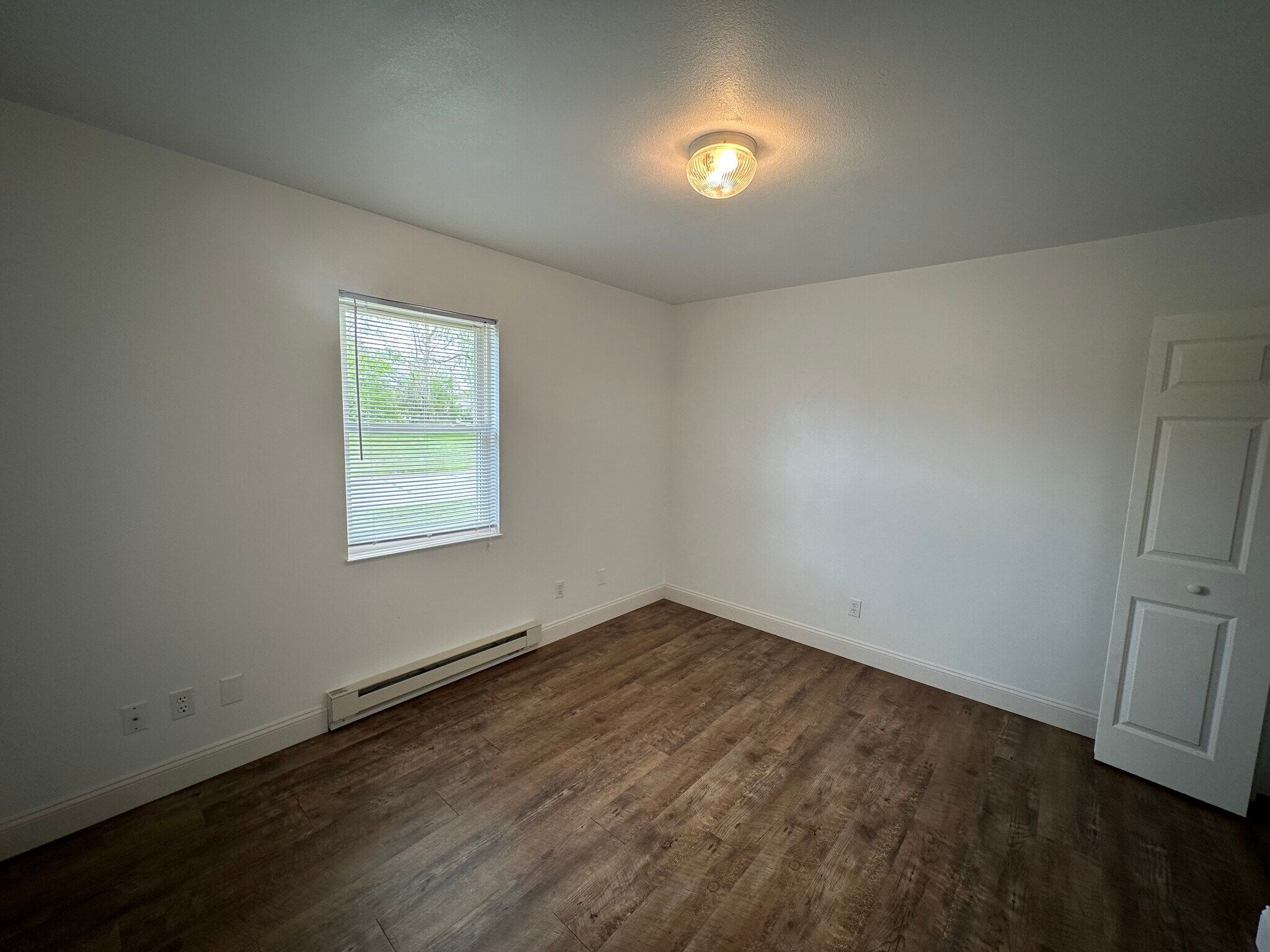 Building Photo - 401 Clearfork Dr