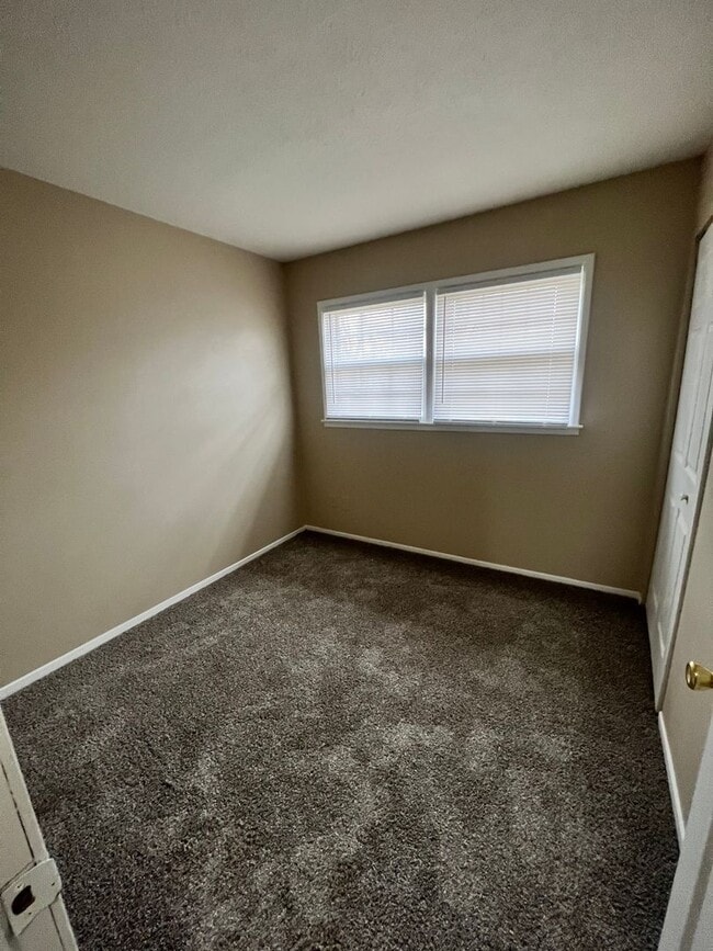 Building Photo - Okolona Home