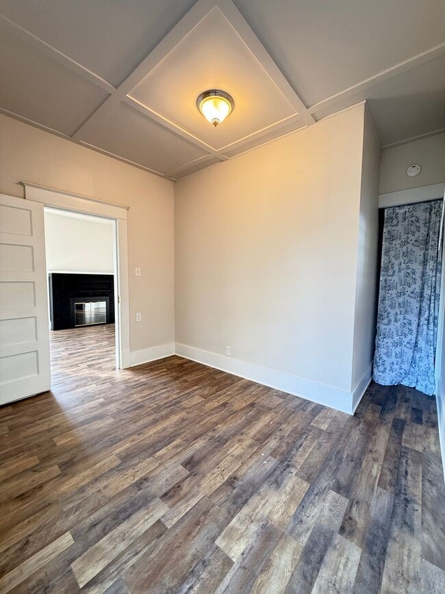Building Photo - Now Available: Updated Everett 34-Bed, 1.5-Bath with Fenced Yard