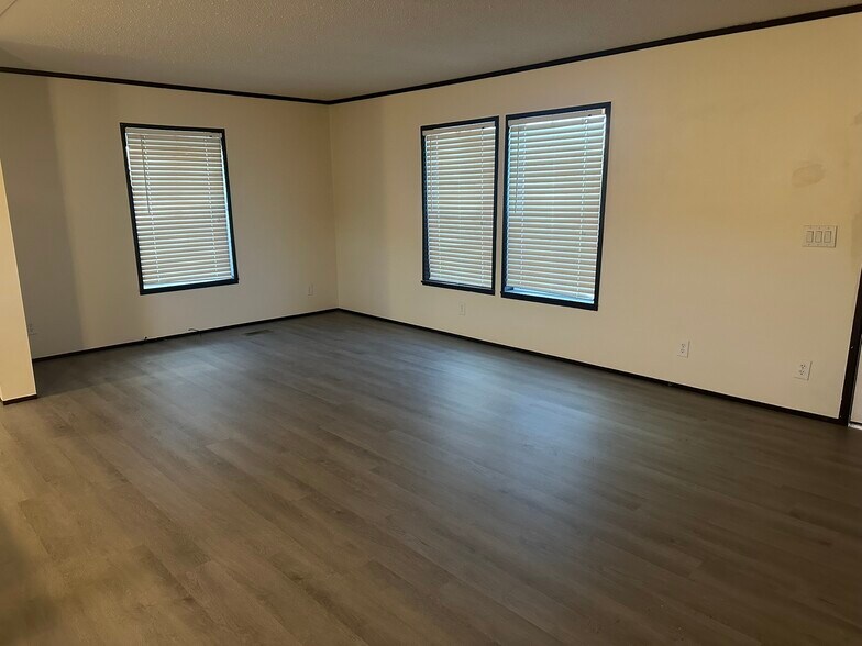 Building Photo - 2123 Bradford St