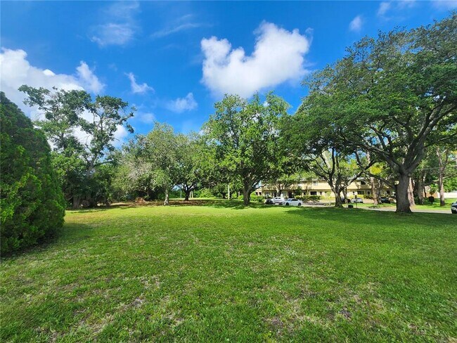 Building Photo - 2897 Thaxton Dr