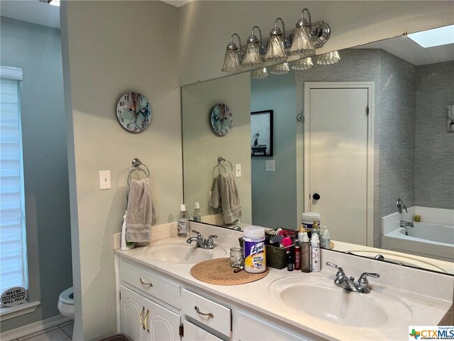 Building Photo - 103 Sunrise Ct