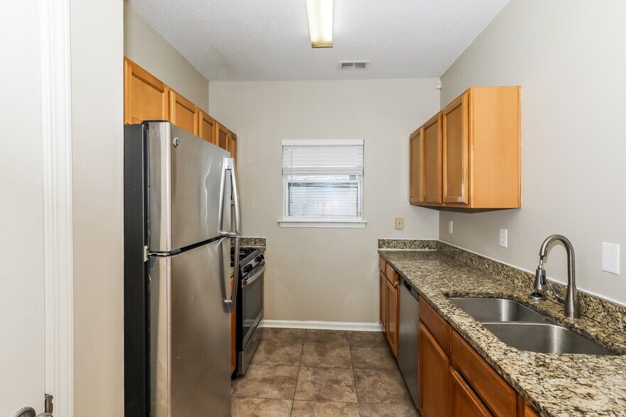 Building Photo - 2249 Crossrail Dr