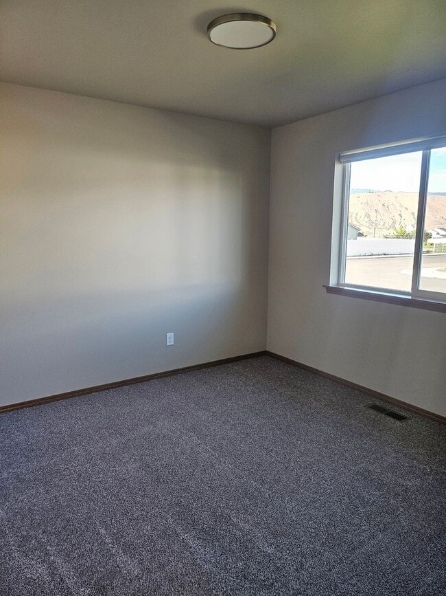Building Photo - New Construction 3 bed, 2 bath!