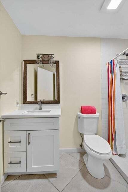 Building Photo - 324 Orange Tree Dr