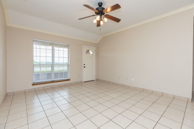 Building Photo - 12422/12424 CR 499